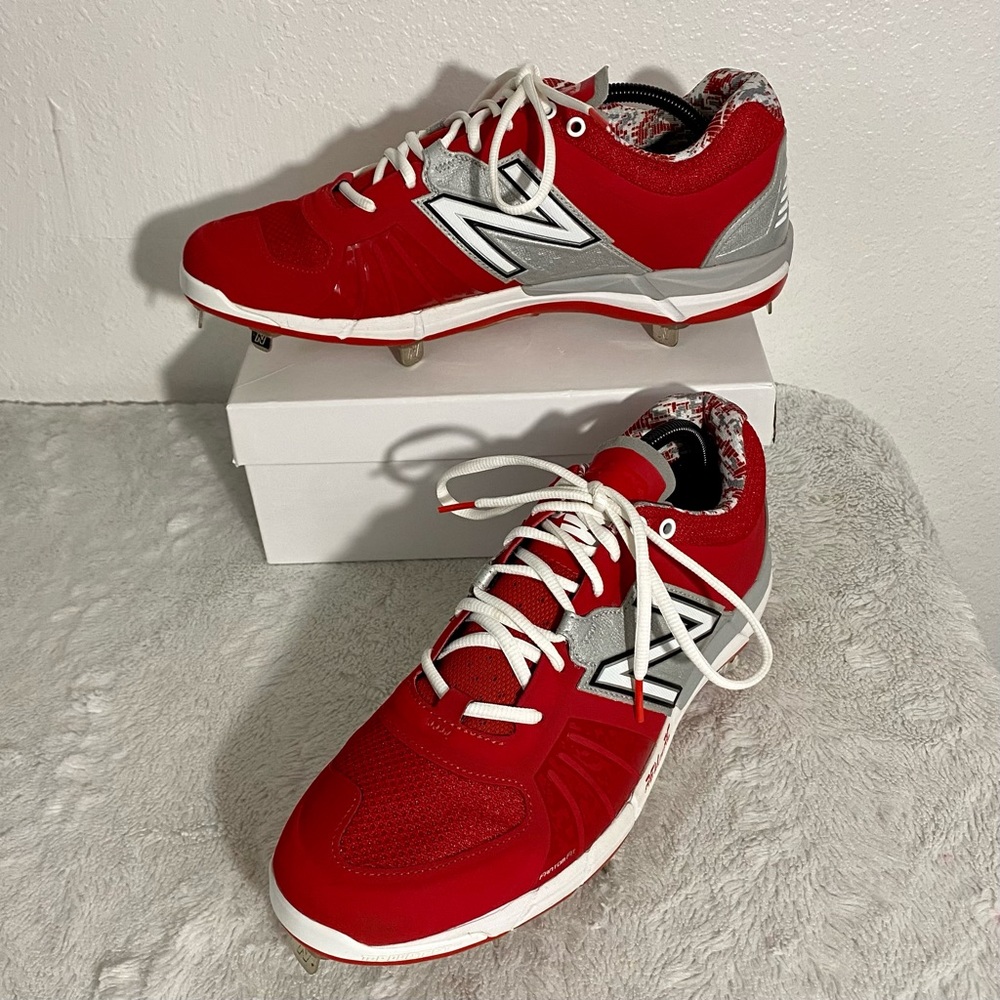 New Balance Men’s Red & Silver Metal Low Baseball Cleats Size 12
